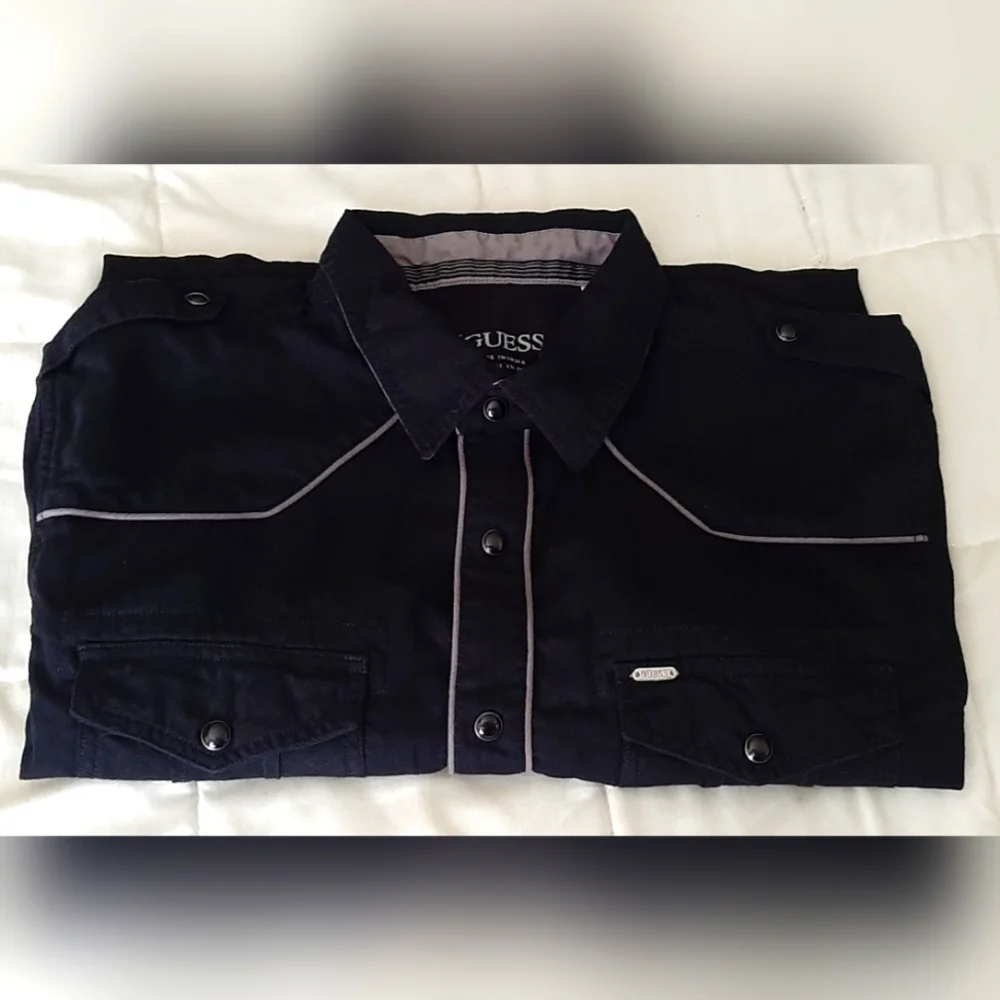 Guess Button Up - Picture 15 of 15